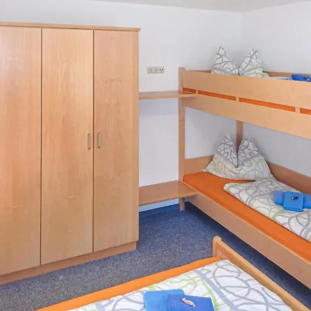 Beautiful In With 4 Bedrooms And Internet