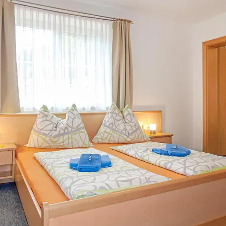 Beautiful In With 4 Bedrooms And Internet Lägenhet *