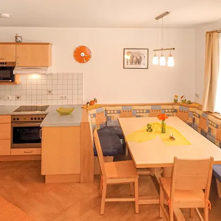 Lägenhet Beautiful In With 4 Bedrooms And Internet *