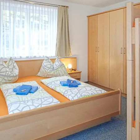 Lägenhet Beautiful In With 4 Bedrooms And Internet